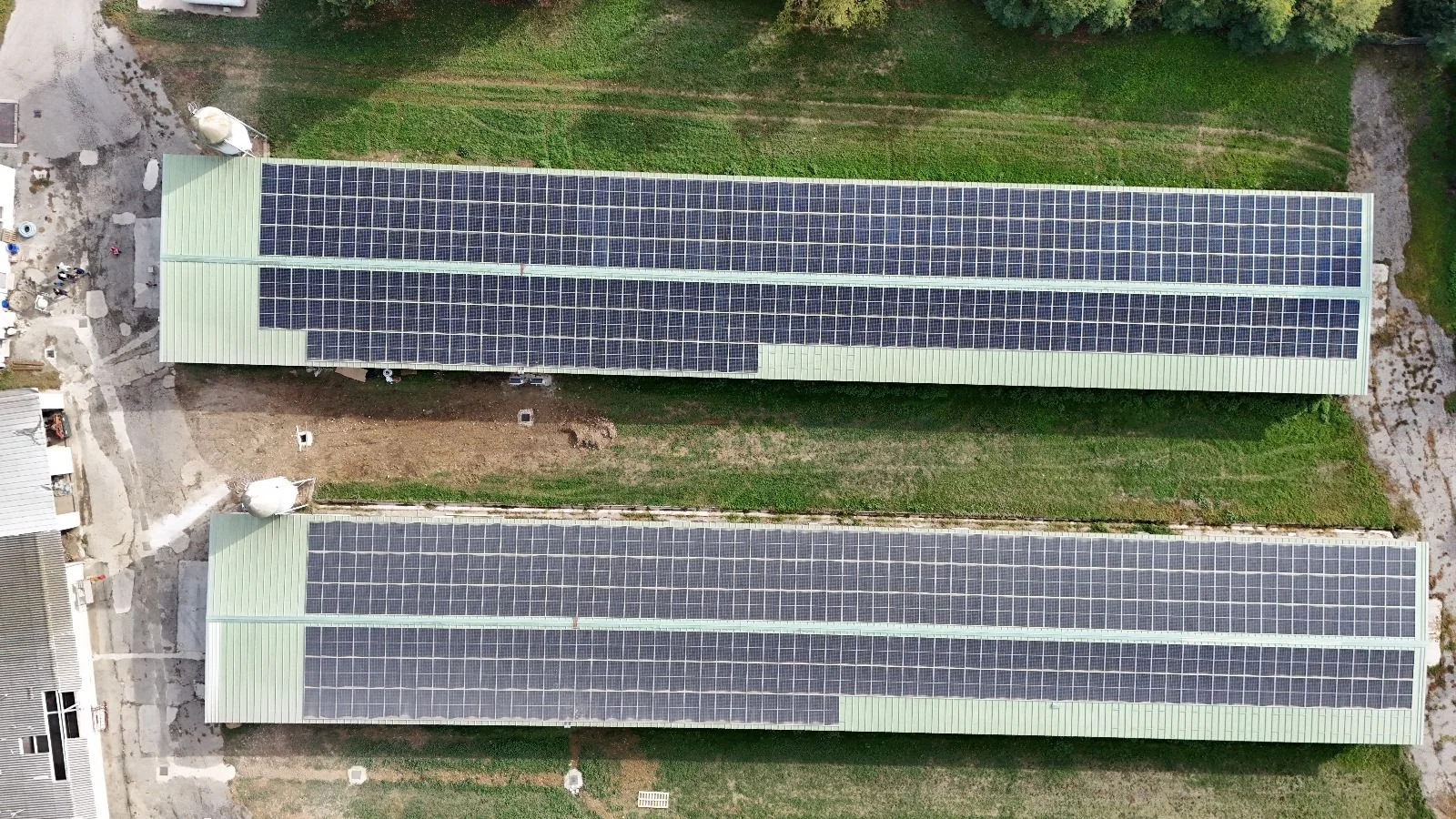 Sistema Solar Industrial de 850 kW en Cubierta en Italia