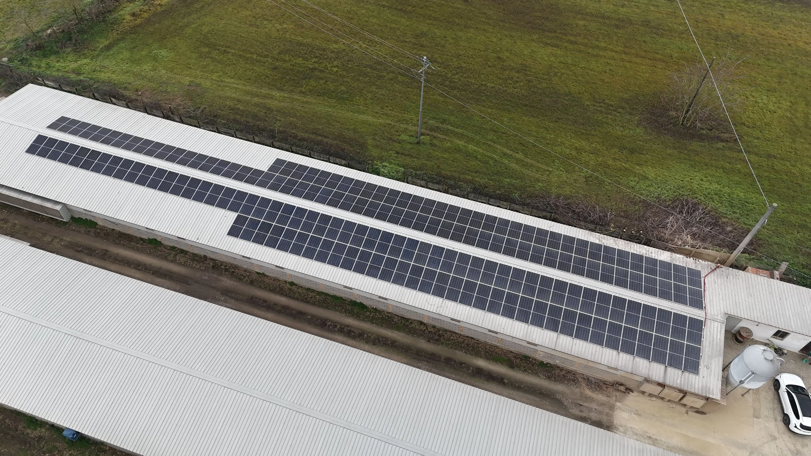 Sistema solar industrial de 380 kW en tejado en Rumanía