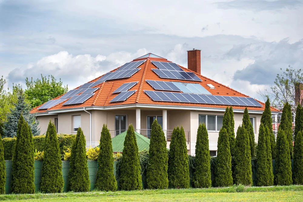 Large‑Format PV Panels for Private Residences